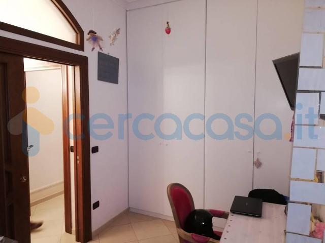 Appartamento Quadrilocale in ottime condizioni in affitto a Napoli