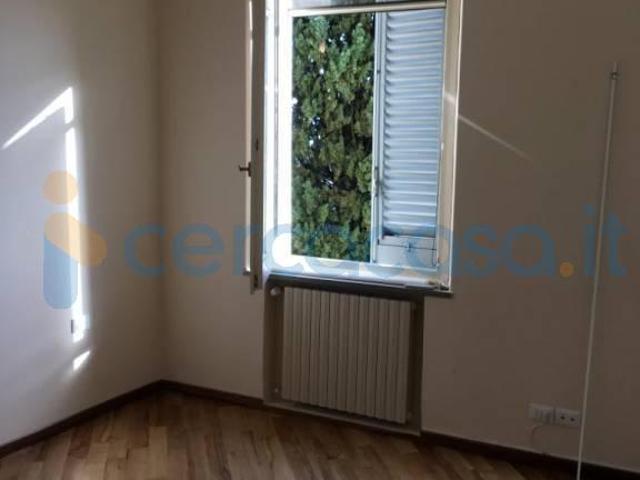 Appartamento Quadrilocale in ottime condizioni, in affitto in Piazza Mino Da Fiesole, Fiesole