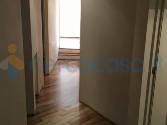 Appartamento Quadrilocale in ottime condizioni, in affitto in Piazza Mino Da Fiesole, Fiesole