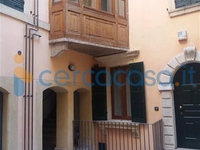 Appartamento Quadrilocale in affitto a Verona