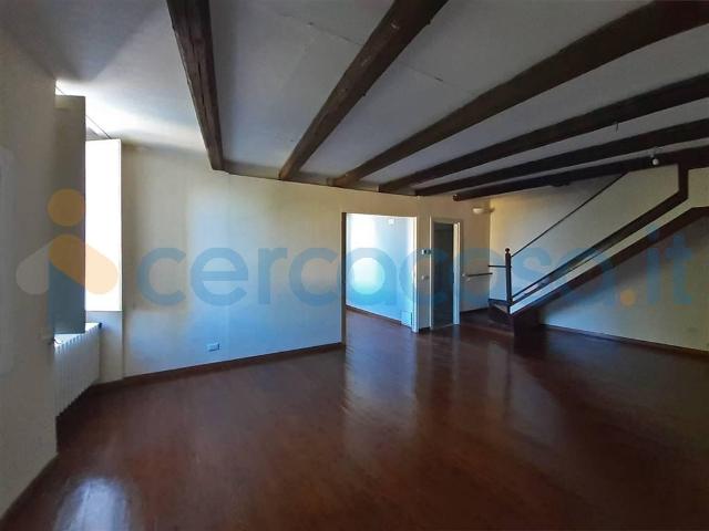 Appartamento Quadrilocale in affitto a Firenze