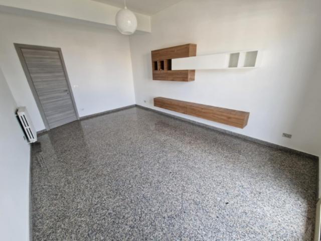 Appartamento Ristrutturato Vuoto Panoramico + Posto Auto Via Petrara 125 Mq