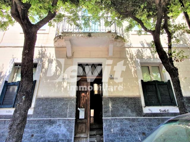 APPARTAMENTO RISTRUTTURATO CON TERRAZZO A LIVELLO