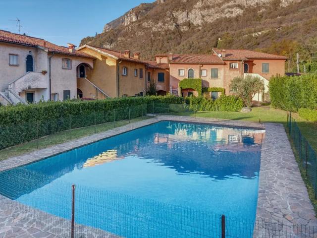 Appartamento ristrutturato con vista lago, giardino privato. 110m² Lierna