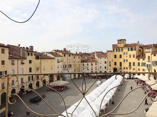Appartamento ristrutturato in via fillungo 113, Lucca