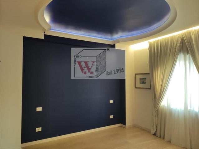 Appartamento ristrutturato in via simone martini 79, Napoli