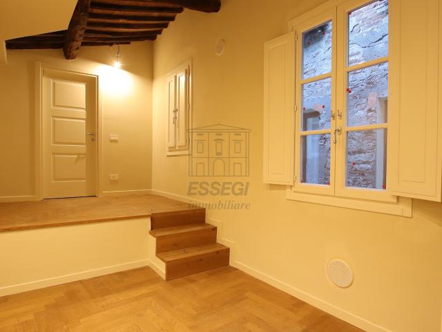 Appartamento ristrutturato in piazza san giusto, Lucca