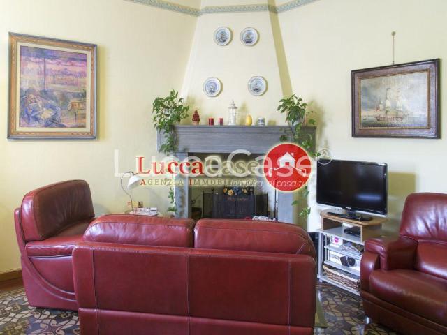 Appartamento ristrutturato, Lucca centro storico