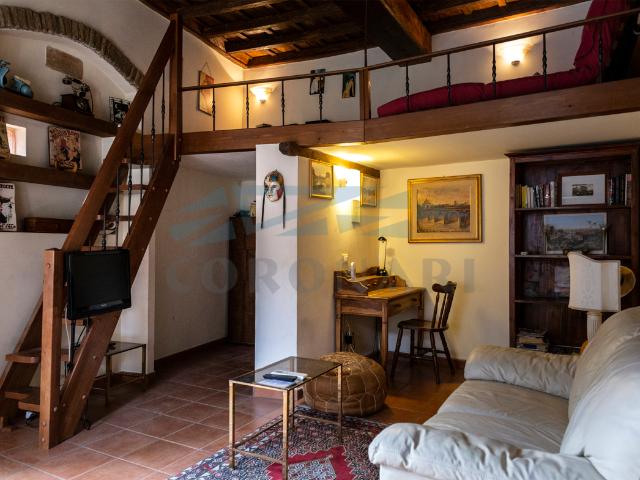 Appartamento – Trastevere, Vicolo de’ Renzi – 01AF5559