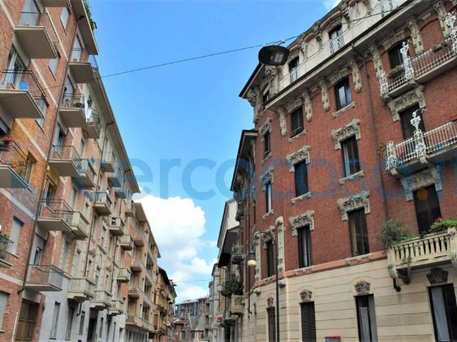 Appartamento Trilocale in ottime condizioni, in affitto in Via Amedeo Peyron 10, Torino