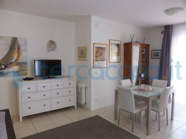 Appartamento Trilocale in ottime condizioni, in affitto in Via Bafile 10, Jesolo