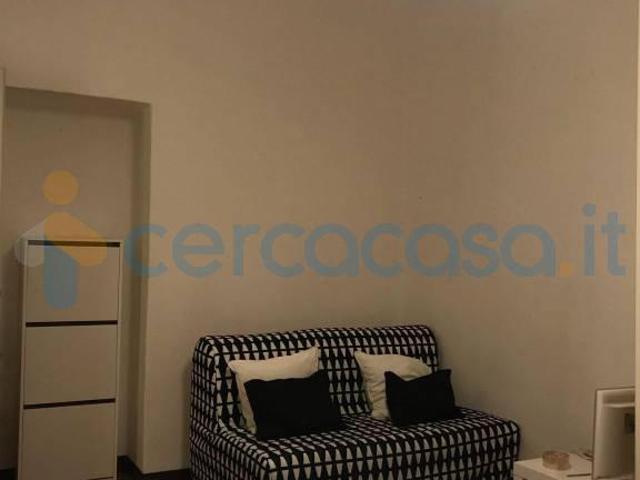 Appartamento Trilocale in ottime condizioni, in affitto in Via Carlo Goldoni, Milano