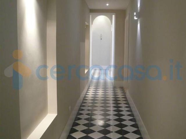 Appartamento Trilocale in ottime condizioni, in affitto in Via Luciano Manara 25, Roma