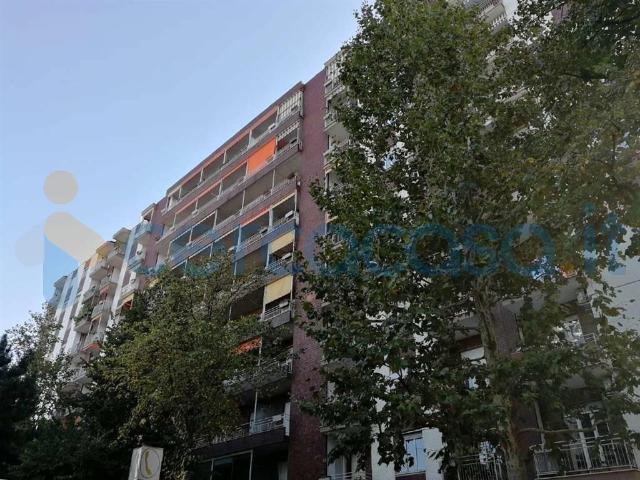 Appartamento Trilocale in ottime condizioni, in affitto in Via Pozzo Strada 25, Torino