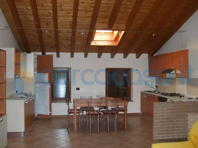 Appartamento Trilocale in affitto a Negrar