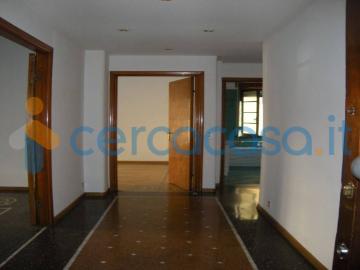 Appartamento Trilocale in affitto in Via De Gaspari, Genova