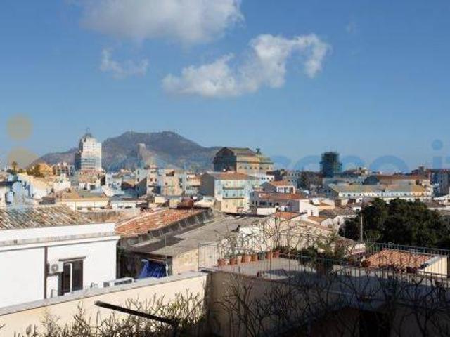Appartamento Trilocale in affitto in Via Dell'incoronazione 1, Palermo