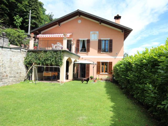 appartamento trilocale in vendita a Cannobio, S.Bartolomeo