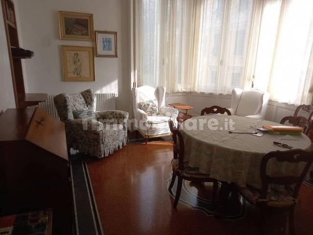 Appartamento via Agostino Bertani, Castelletto, Genova