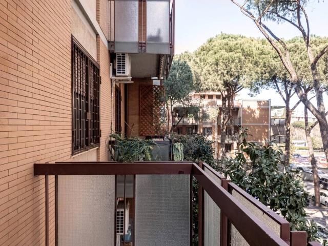 Appartamento via Alessio Baldovinetti 15, Tintoretto, Roma