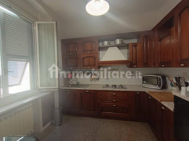 Appartamento via Angelo Siffredi 60, Sestri Ponente, Genova