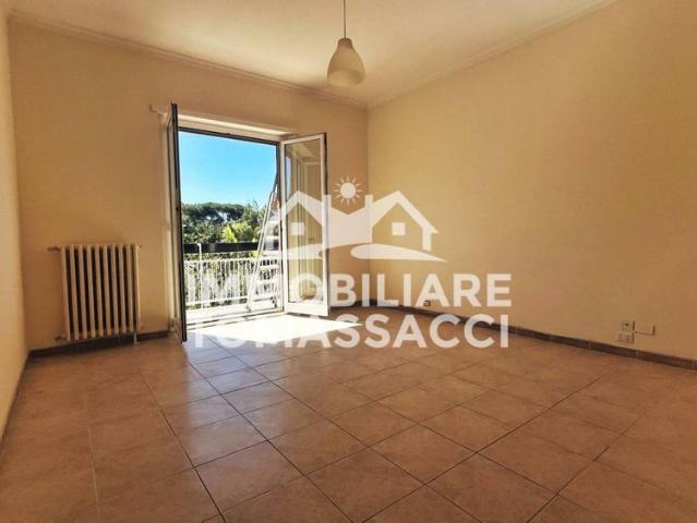 Appartamento via Castellanza, Labaro, Roma