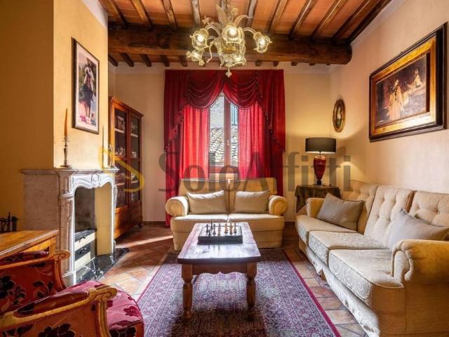 Appartamento via dell'Amore, Colle Alta, Borgo Nuovo, Colle di Val d'Elsa