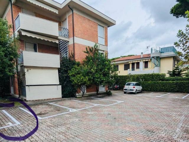 Appartamento via Empoli 17, Marina di Massa Centro, Massa