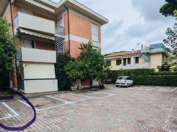 Appartamento via Empoli 17, Marina di Massa Centro, Massa