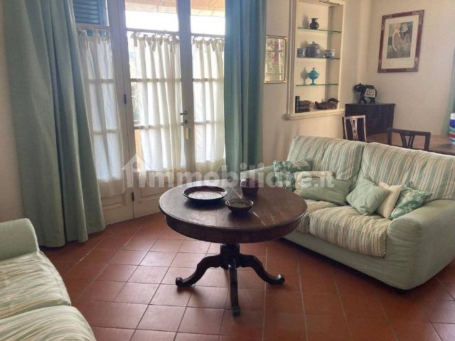 Appartamento via F. Donati, Vittoria Apuana, Forte dei Marmi