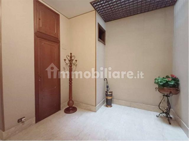 Appartamento via Fiera, 1, Centro, Ciriè