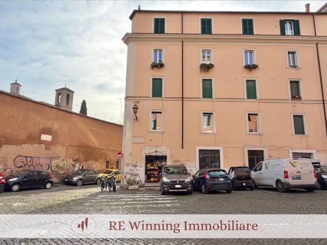 Appartamento via Giuseppe Garibaldi 7, Trastevere, Roma