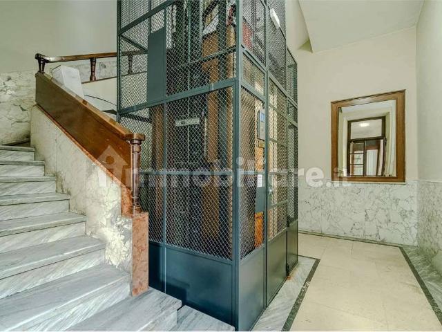 Appartamento via Giuseppe Luigi Lagrange, 10, Via Roma, Torino