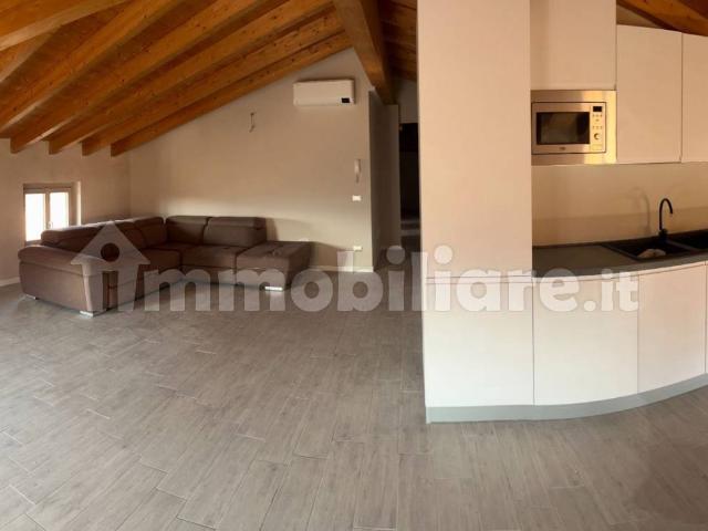 Appartamento via Leutelmonte 2, Montinelle, Manerba del Garda