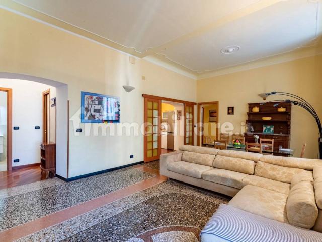 Appartamento via Palestro, Centro Città, Genova
