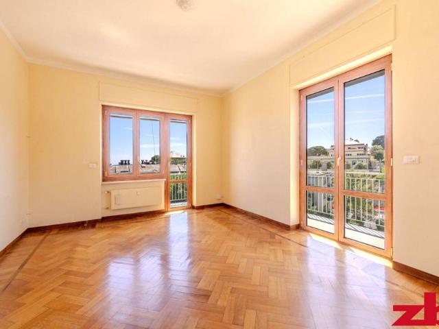 Appartamento via Renzo Righetti 13, Albaro, Genova