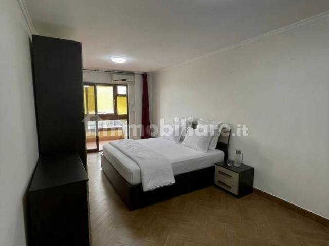 Appartamento via Taddeo da Sessa, Centro Direzionale, Napoli