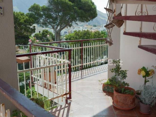 Appartamento via Tito Maccio Plauto 6, Sferracavallo Barcarello, Palermo