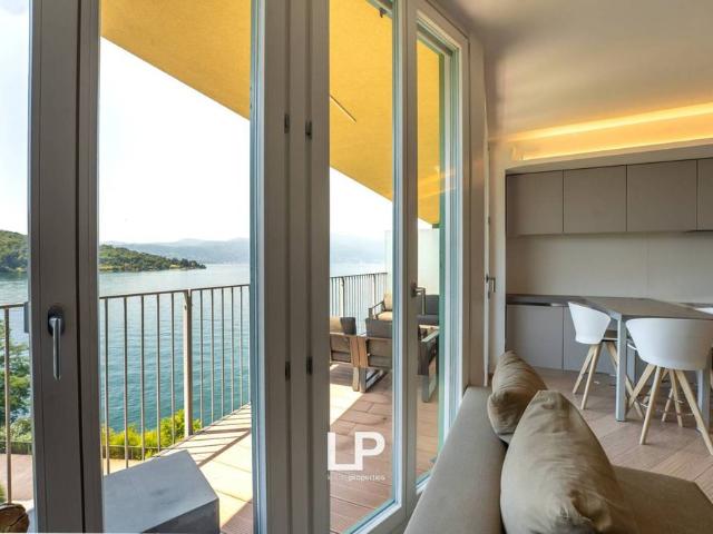 Appartamento viale De Angeli 44, Laveno, Laveno Mombello