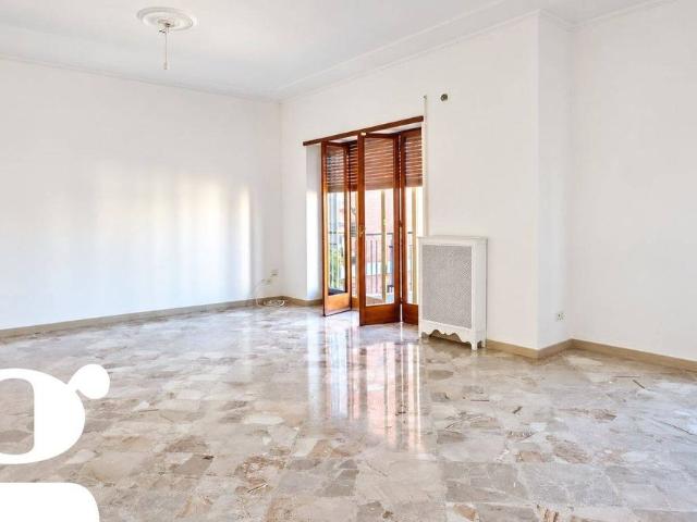 Appartamento viale Degli Oleandri, Colli Aminei Capodimonte, Napoli