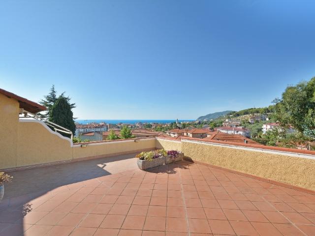 Appartamento vista mare in piazza sant'anna 1, San Bartolomeo al Mare