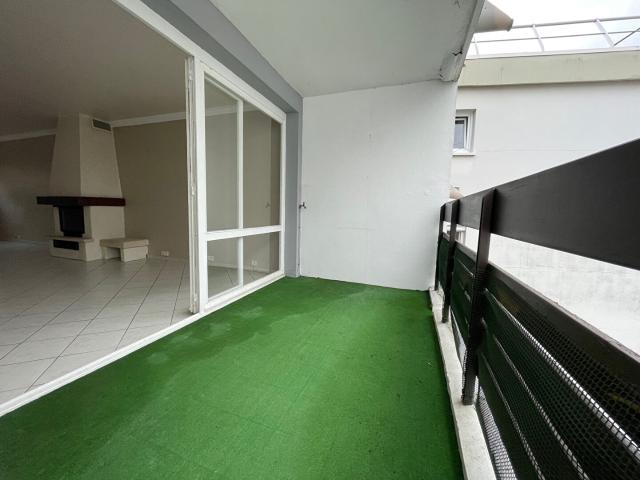 Appartement5 pièce s 90 m2 non meublé