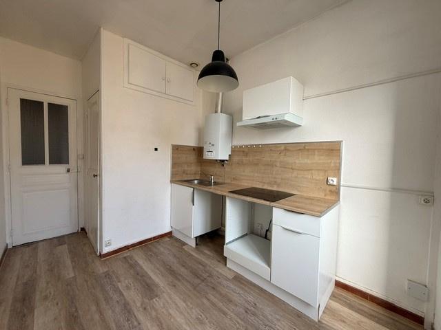 Appartement 40.84 m² 2Pièces Hyères 645 € HAI* HYERES CENTRE VILLE / T2 de 40,84 m²