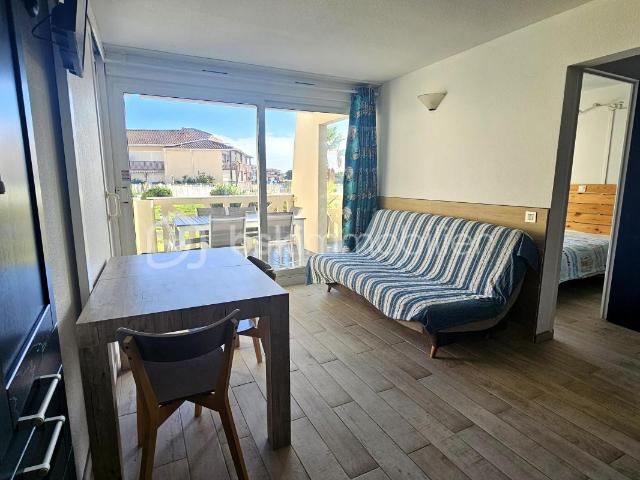 APPARTEMENT 40m² 2 CHAMBRES + CABINE 3 Couchages TERRASSE 20 M² PISCINE VUE SUR LE LAC