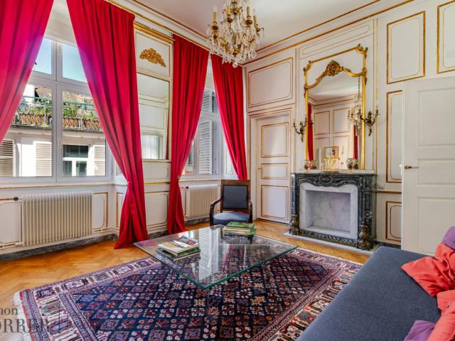 Appartement 4/5 pièces dans un immeuble bourgeois idéalement situé entre la Cathédrale et la place de la Répub