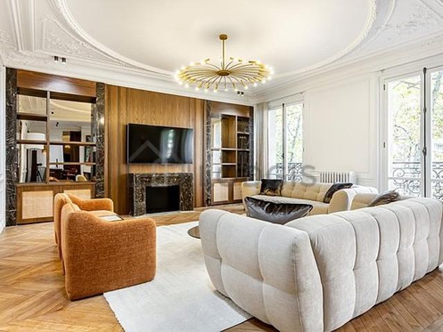 Appartement 4 chambres meublé avec ascenseur, cheminée et concierge Paris 16°