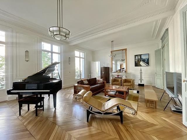 Appartement 4 chambres meublé avec piano, ascenseur et cheminée Péreire Paris 17°