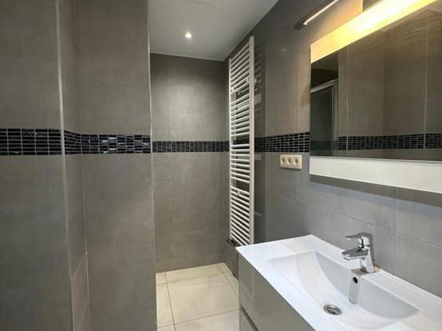 Appartement 4 chambres Forest, parquet et moderne