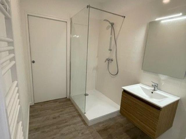 APPARTEMENT 4 pièce s 64m²