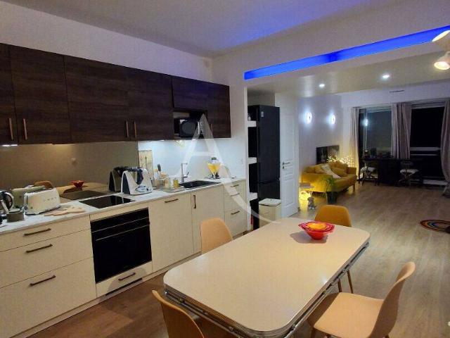 Appartement 4 pièce s 67.43 m2 Meublé Paris 14e Métro Plaisanc